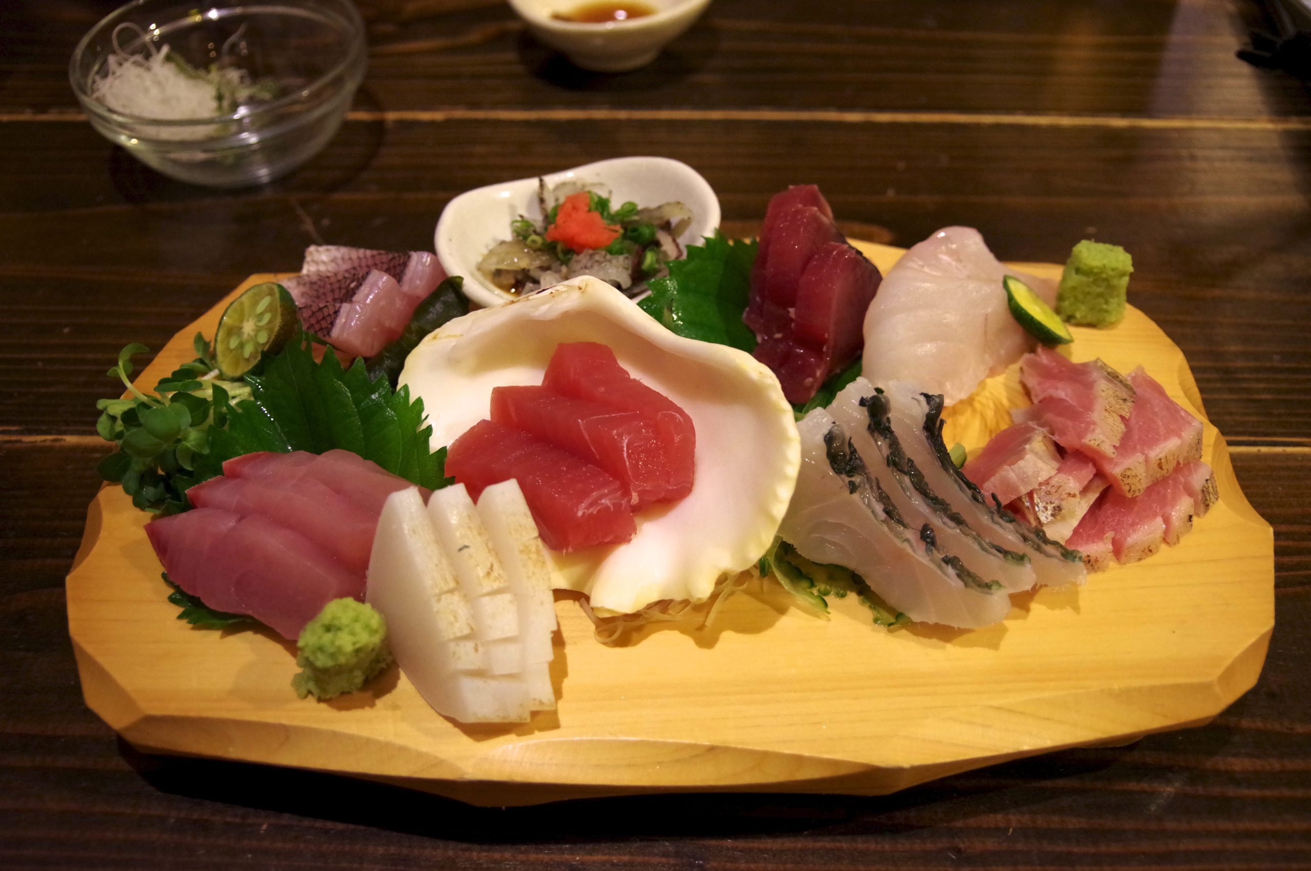 Gọi tên 6 món ăn kèm khi uống sake - Sashimi